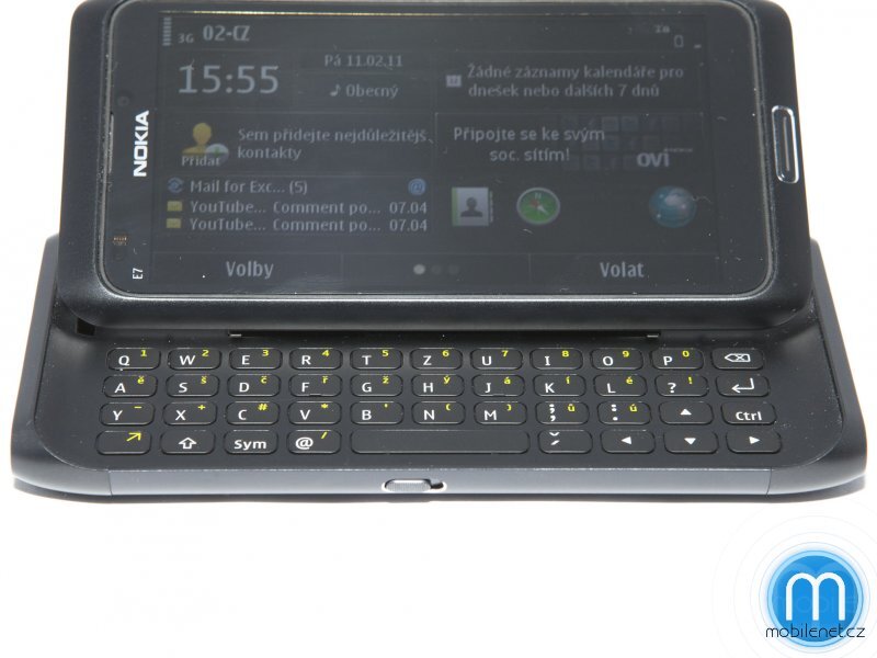 Nokia E7