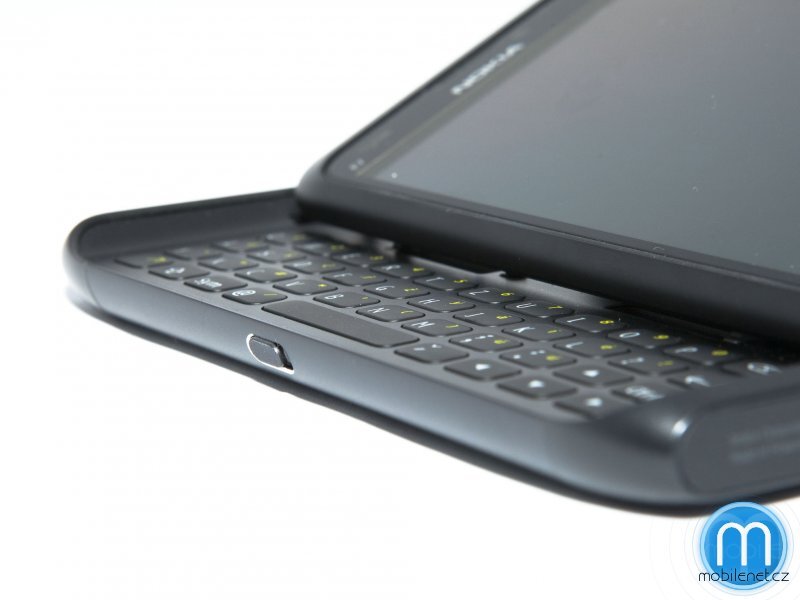Nokia E7