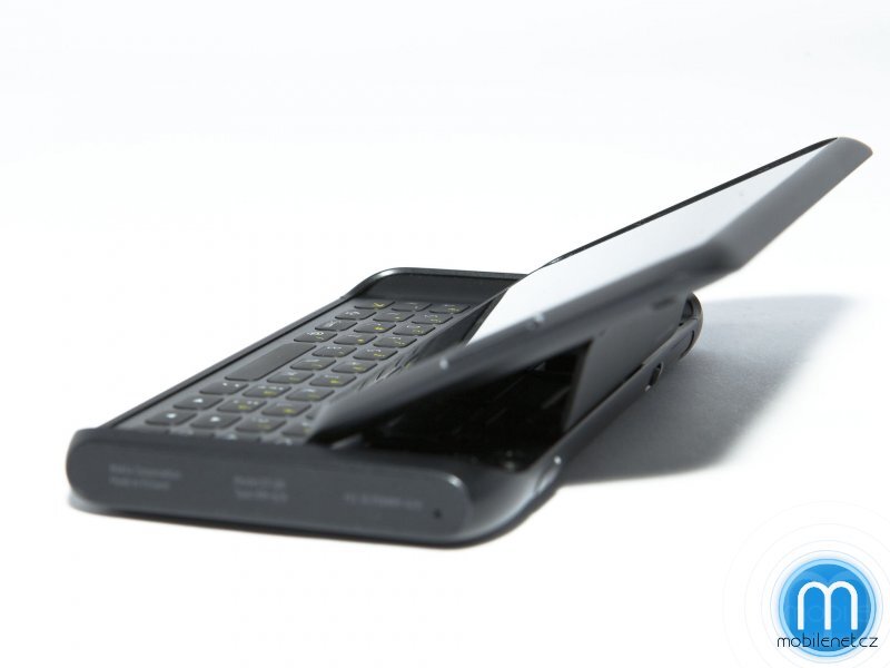 Nokia E7