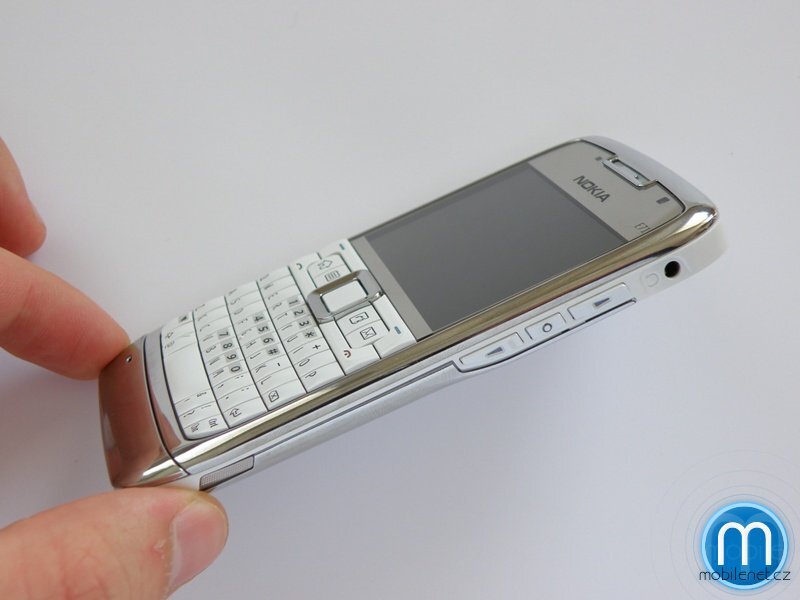 Nokia E71