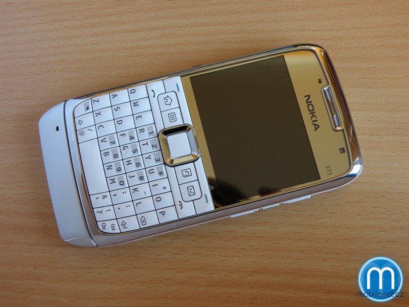 Nokia E71