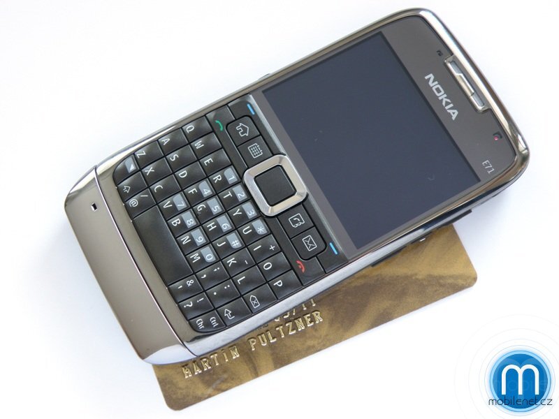 Nokia E71