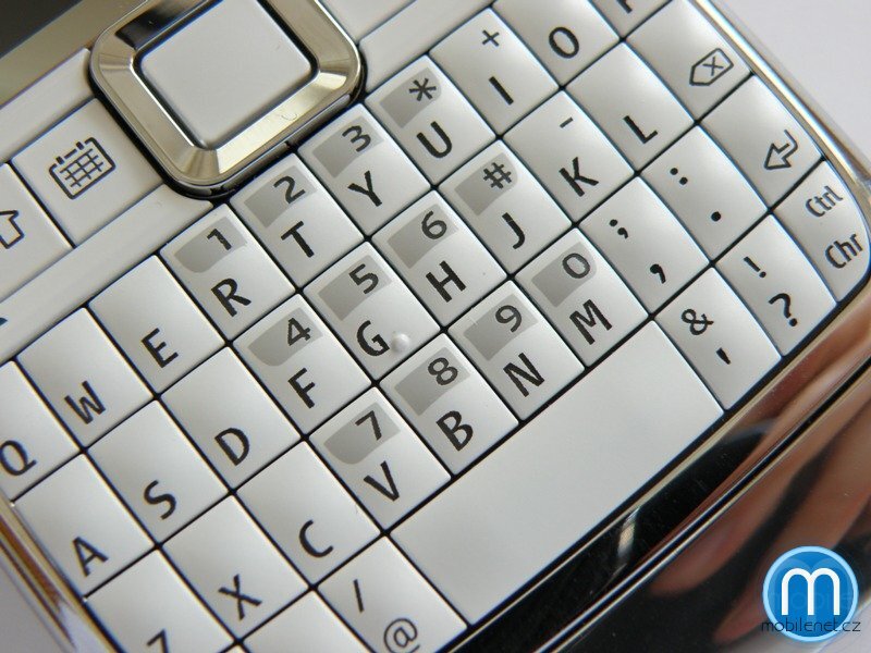 Nokia E71