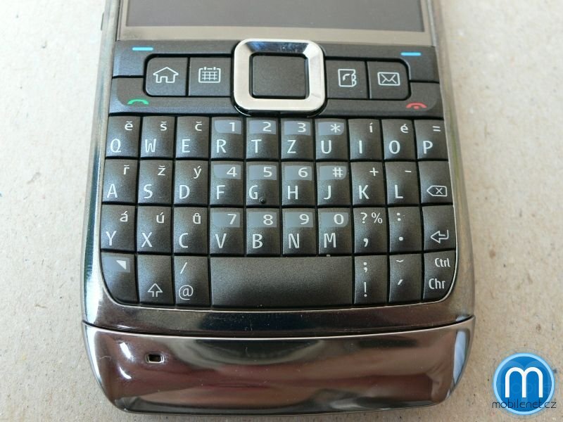Nokia E71