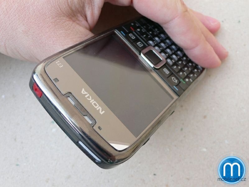 Nokia E71