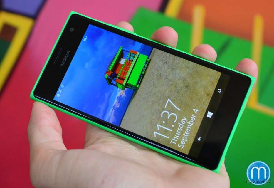 Nokia Lumia 730 a Lumia 735