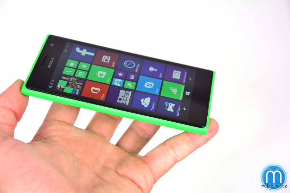 Nokia Lumia 735