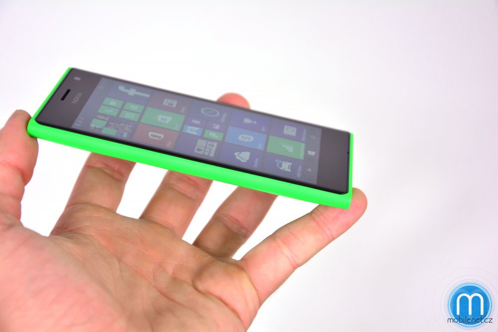 Nokia Lumia 735