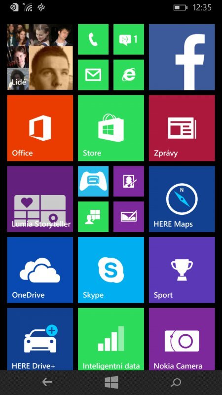 Nokia Lumia 735