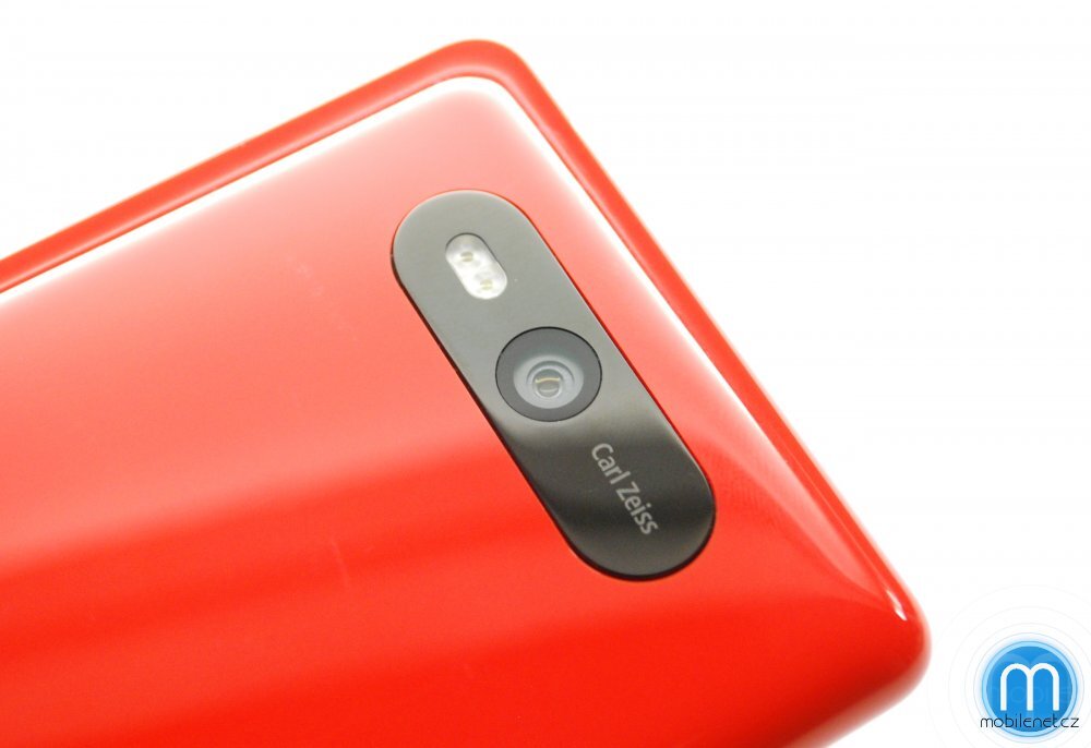 Nokia Lumia 820