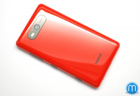 Nokia Lumia 820