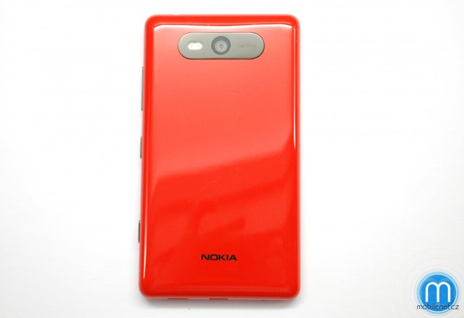 Nokia Lumia 820