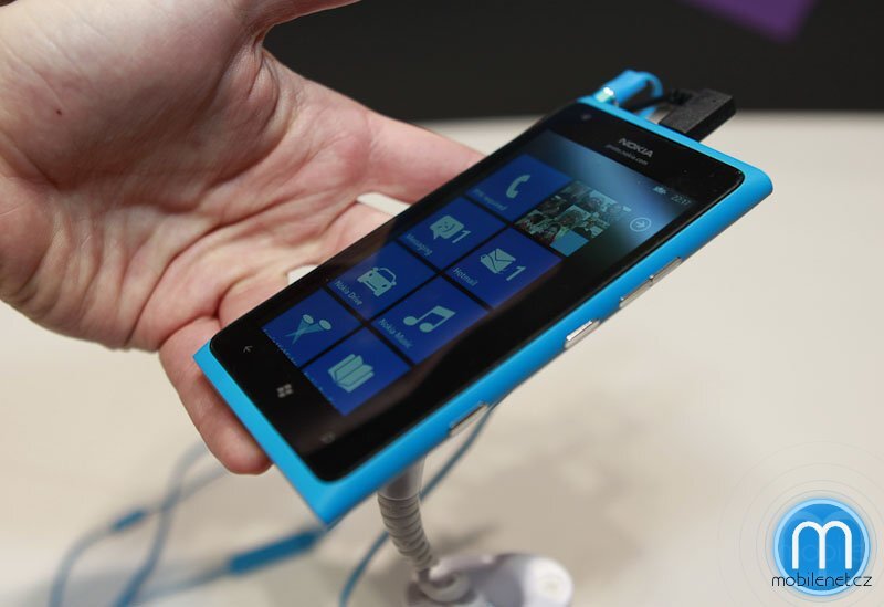 Nokia Lumia 900