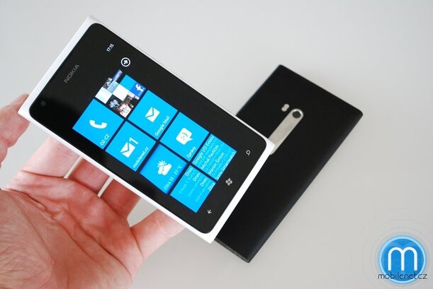 Nokia Lumia 900