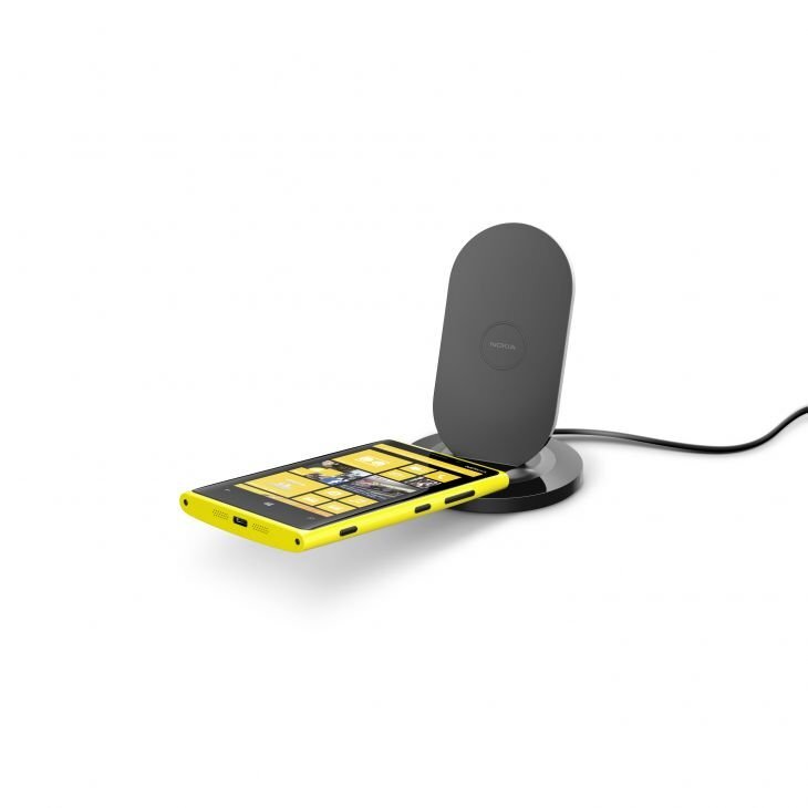 Nokia Lumia wireless charging stand