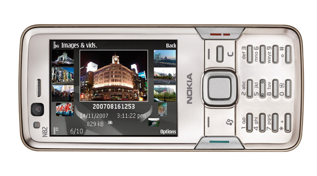 Nokia N82