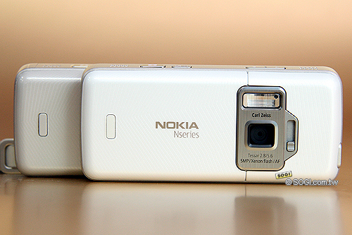 Nokia N82