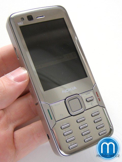 Nokia N82