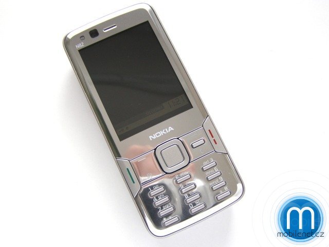 Nokia N82