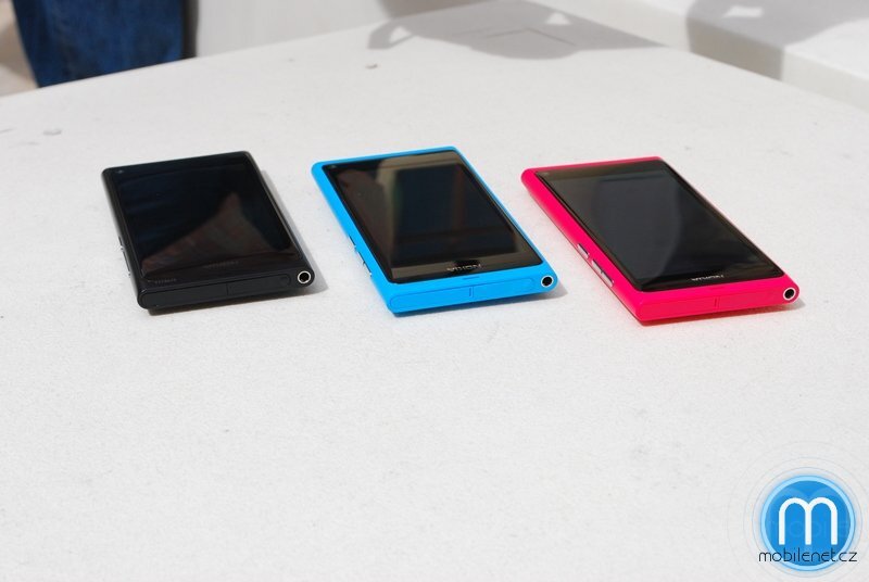 Nokia N9-00