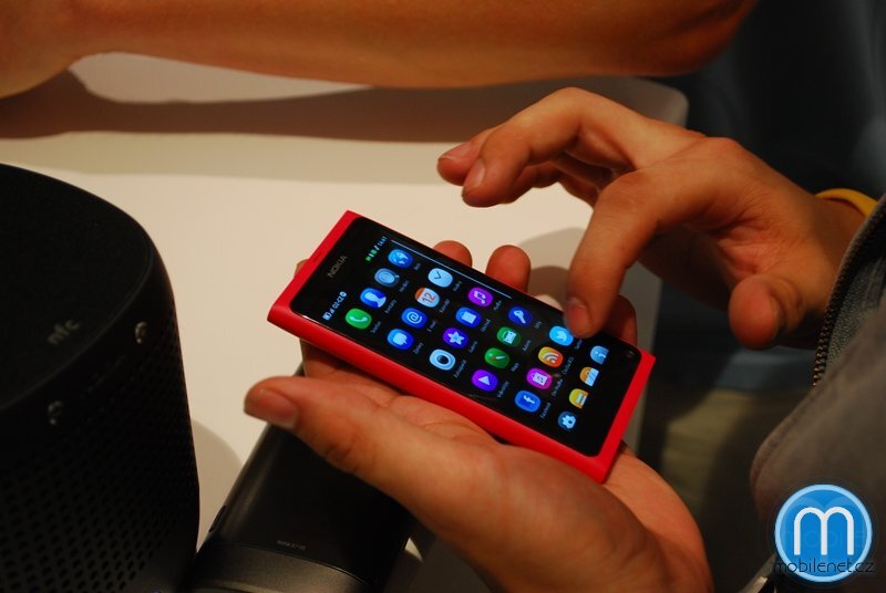 Nokia N9-00