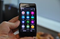 Nokia X7 - první živé fotografie