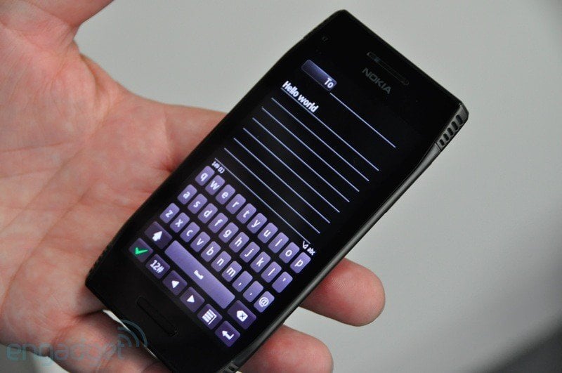 Nokia X7 - první živé fotografie