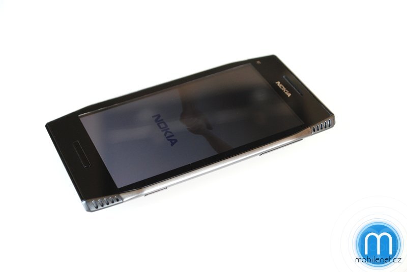 Nokia X7