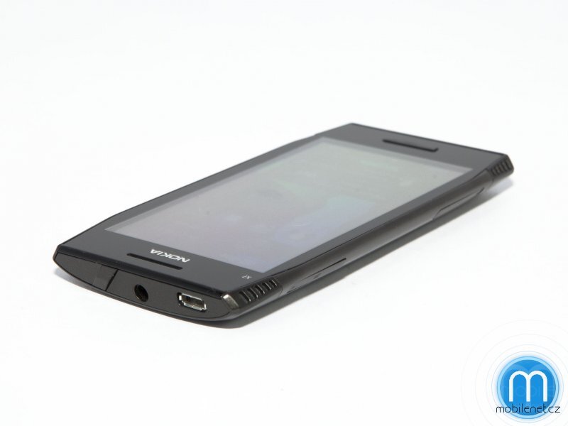 Nokia X7