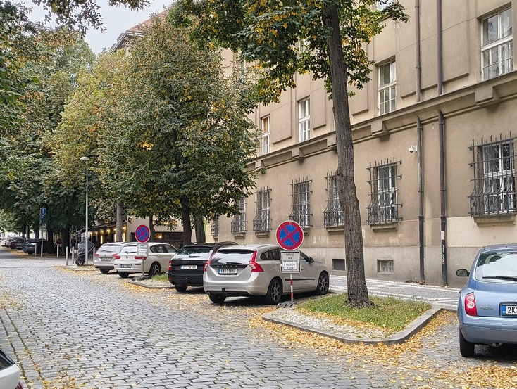 Nothing Phone (2a) Plus