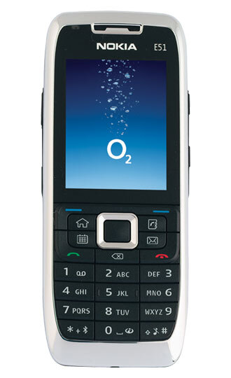 O2: nové telefony a slevy v únoru 2008