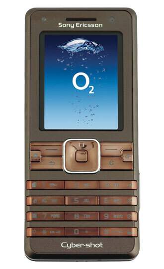 O2: nové telefony a slevy v únoru 2008