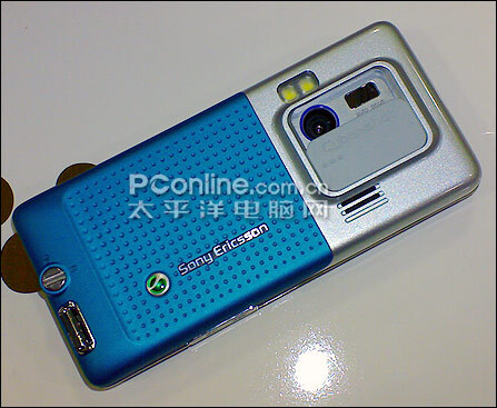 Odolný Sony Ericsson nakonec s 3,2 Mpx fotoaparátem