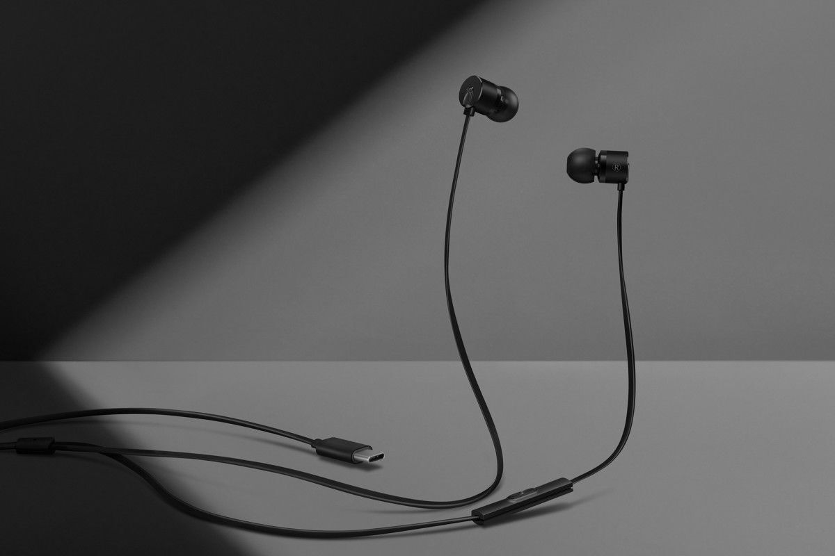 OnePlus Bullets V2 headphones
