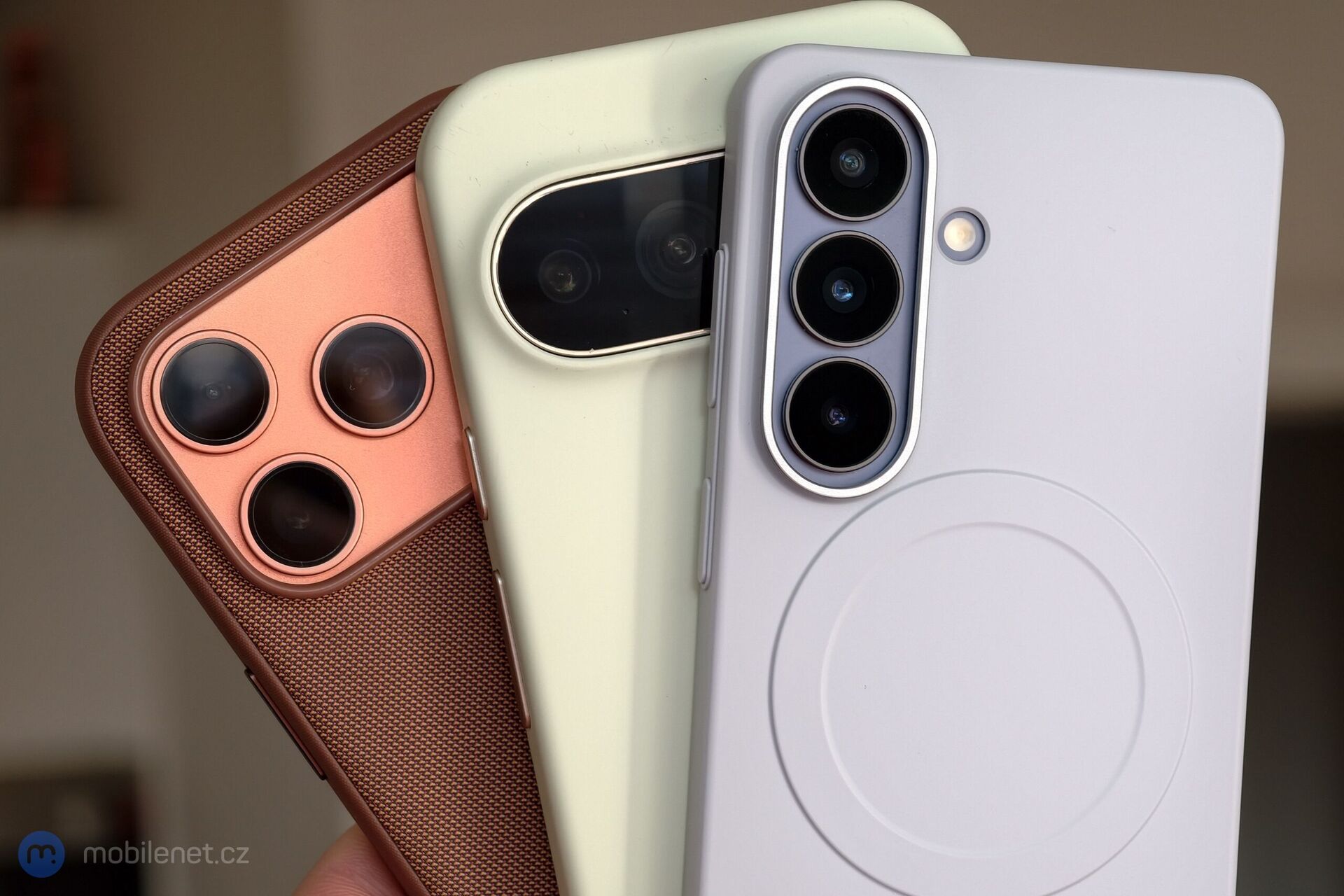 Originální pouzdra od Googlu, Applu a Samsung