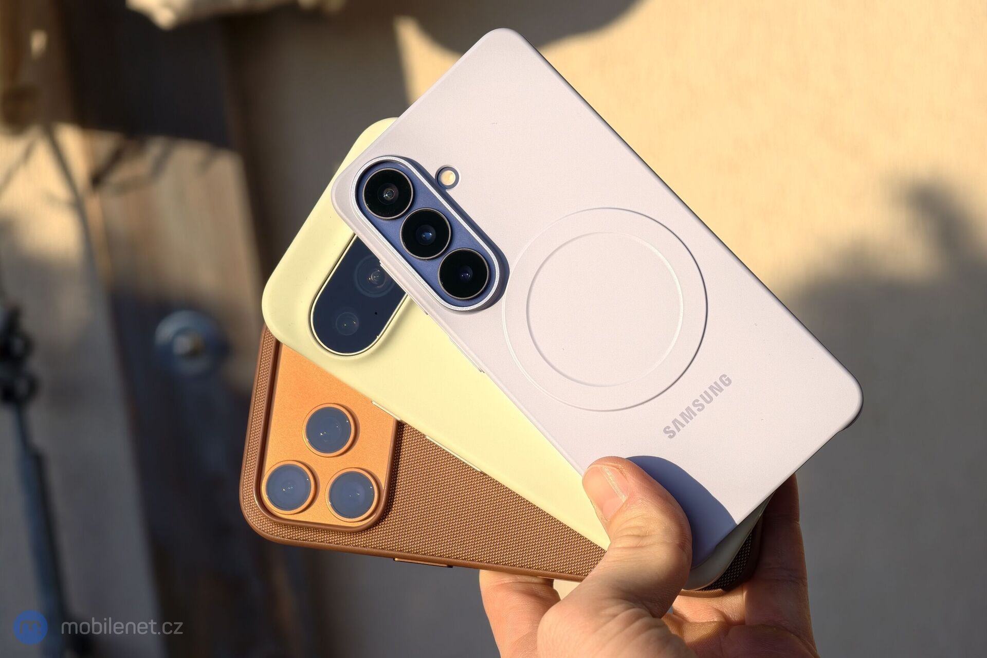 Originální pouzdra od Googlu, Applu a Samsung