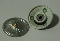 Otevřený uhlíkový mikrofon