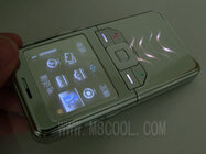 Pamatujete na Sony Ericsson Chocolate? Číňané jej vyrábí