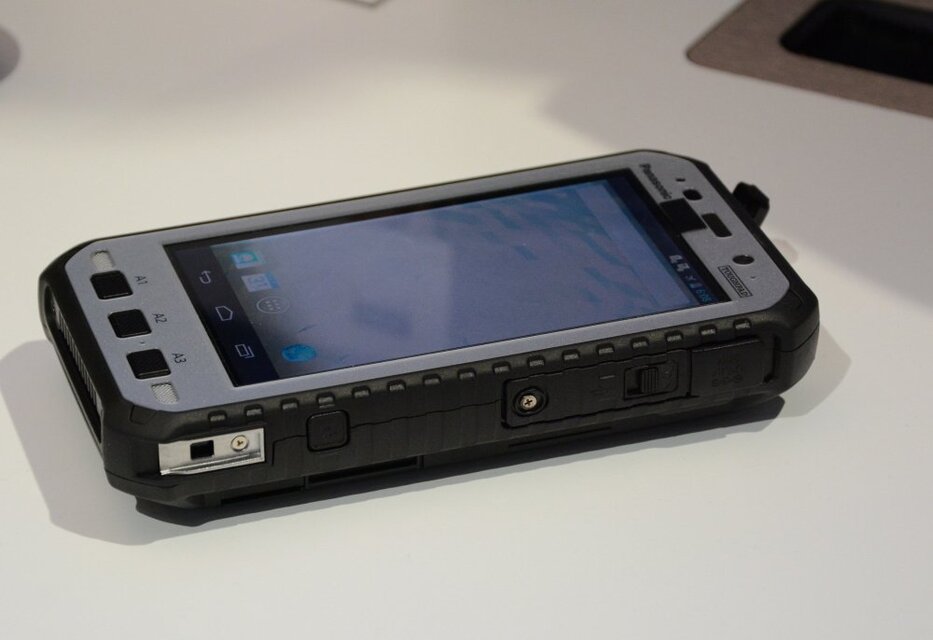Panasonic Toughpad FZ-E1
