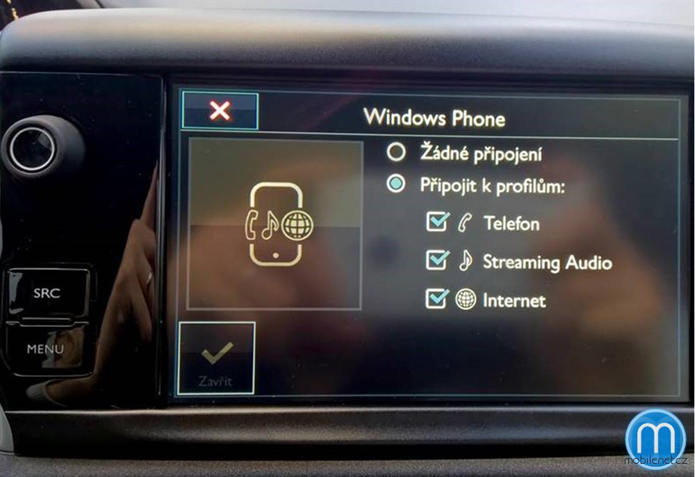 Peugeot 208 infotainment