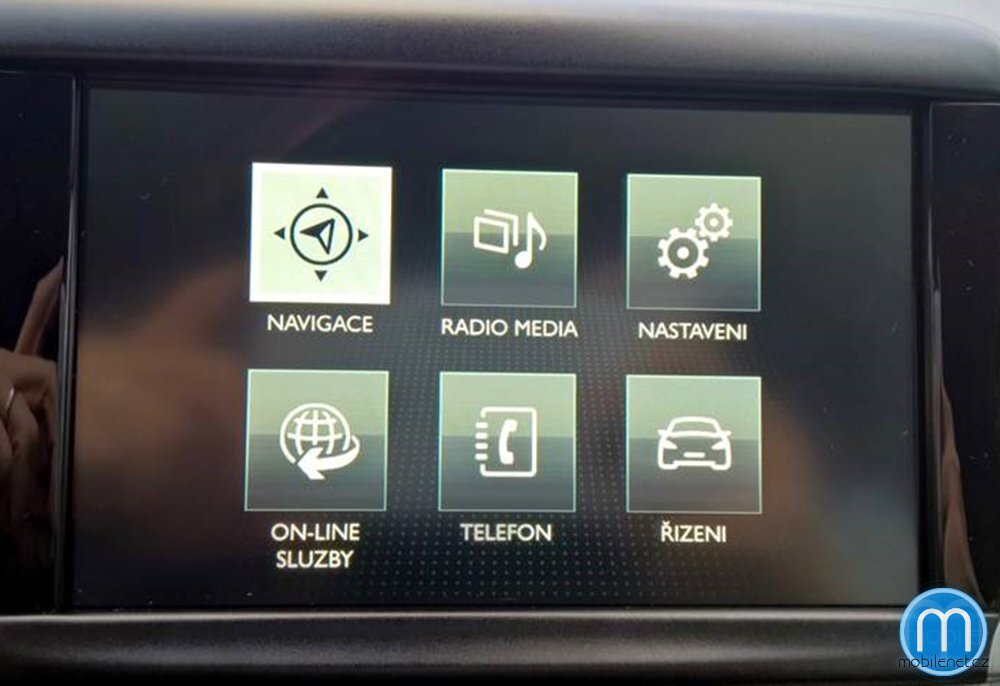 Peugeot 208 infotainment