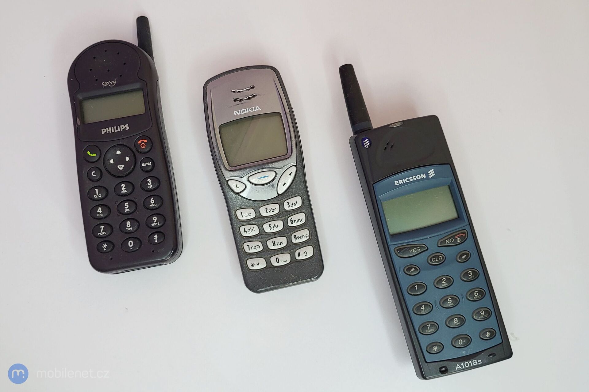 Philips Savvy, Nokia 3210, Ericsson A1018s