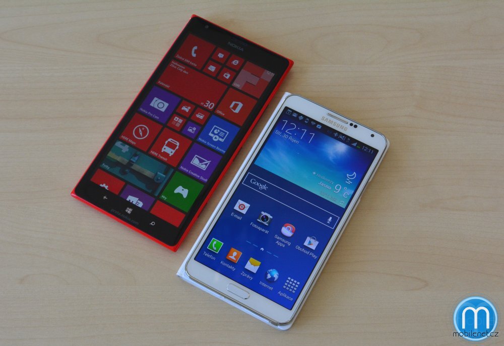Porovnání velikostí Lumie 1520 a Samsung Galaxy Note 3