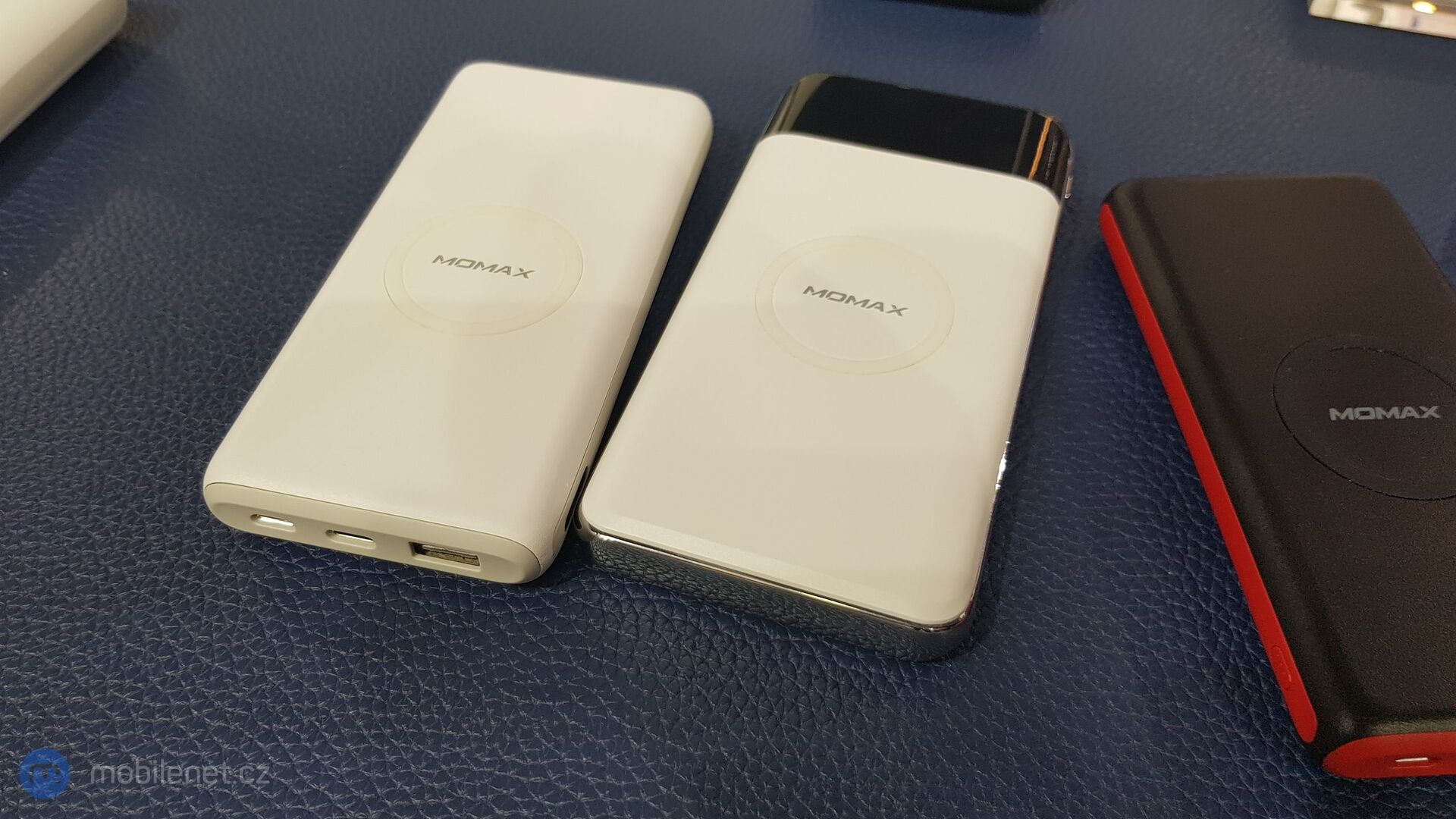 powerbanky s bezdrátovým dobíjením Momax na CES Asia 2018