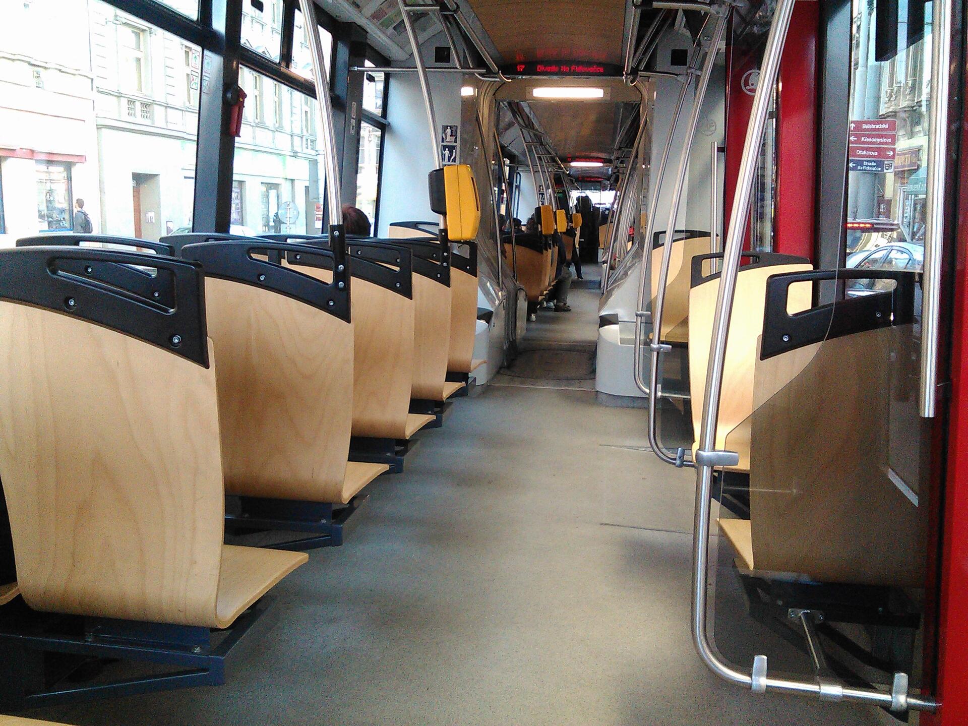 Prestigio MultiPhone 8400 DUO