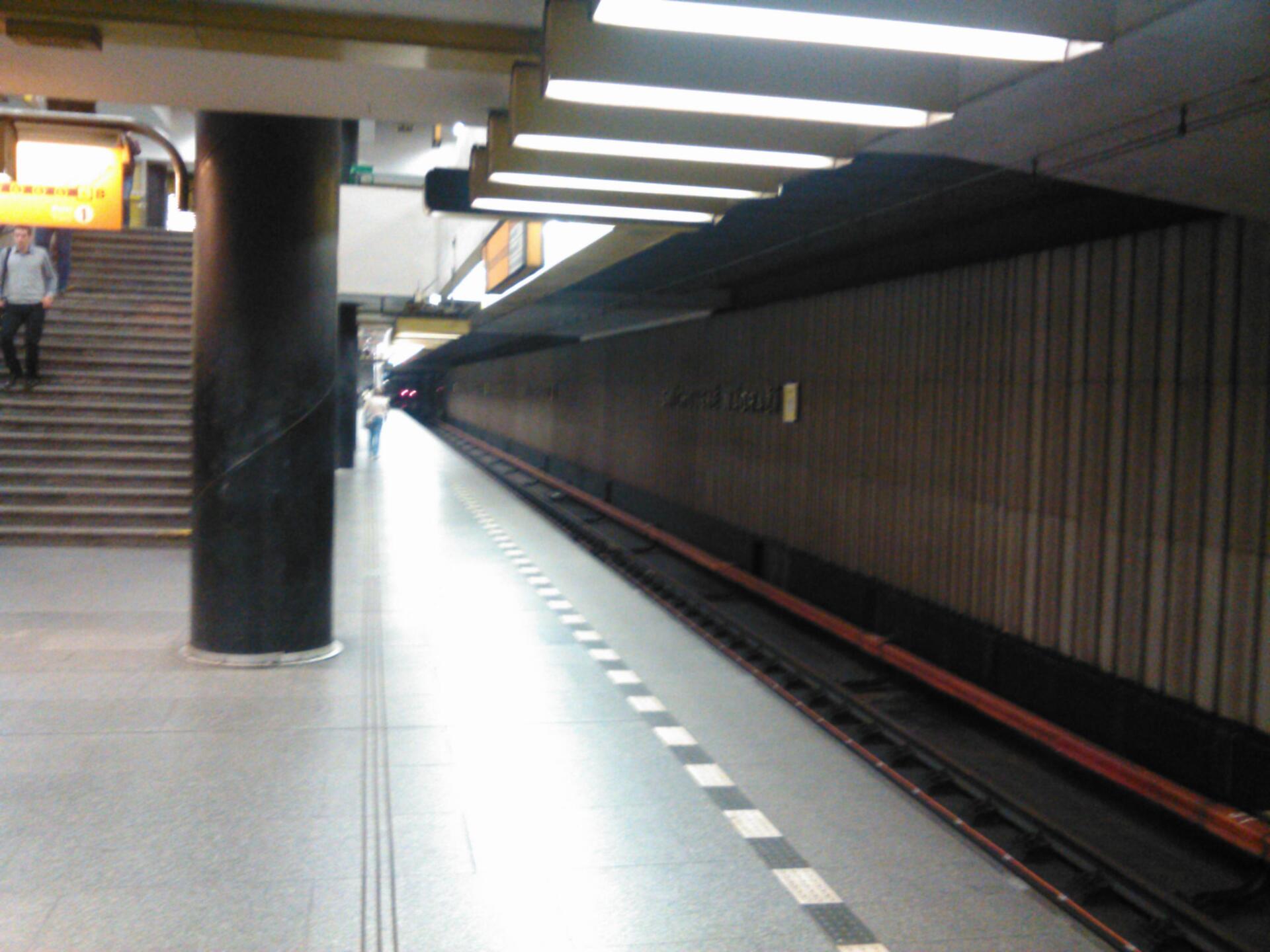 Prestigio MultiPhone 8400 DUO