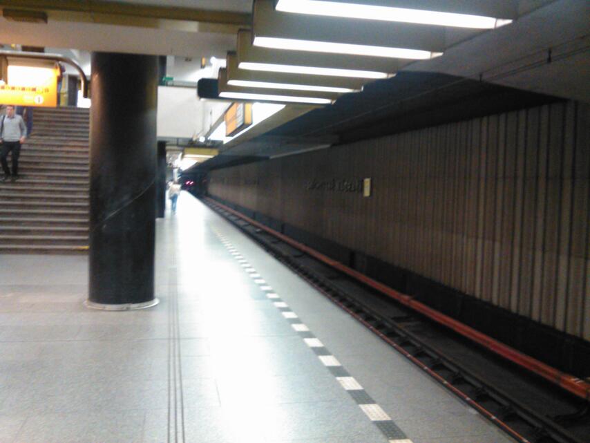 Prestigio MultiPhone 8400 DUO