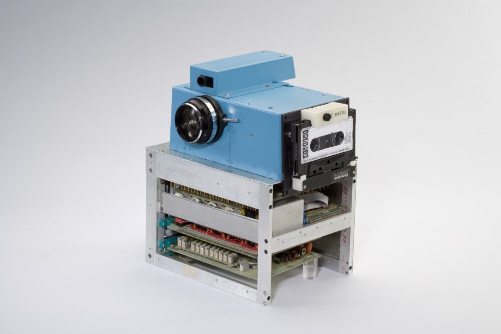 Prototyp digitálního fotoaparátu Stevena Sassona