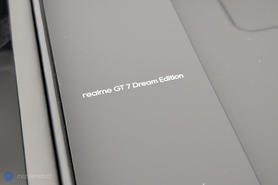 Realme GT 7 Dream Edition × Aston Martin Aramco Formula One Team
