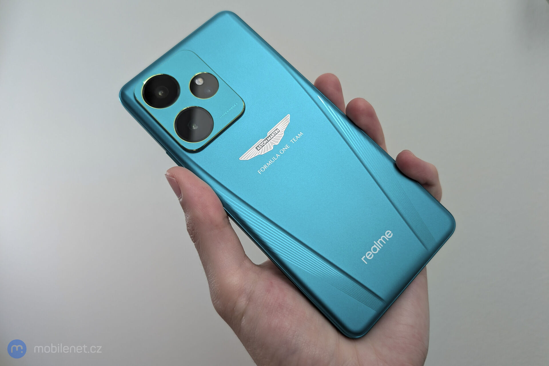 Realme GT 7 Dream Edition × Aston Martin Aramco Formula One Team